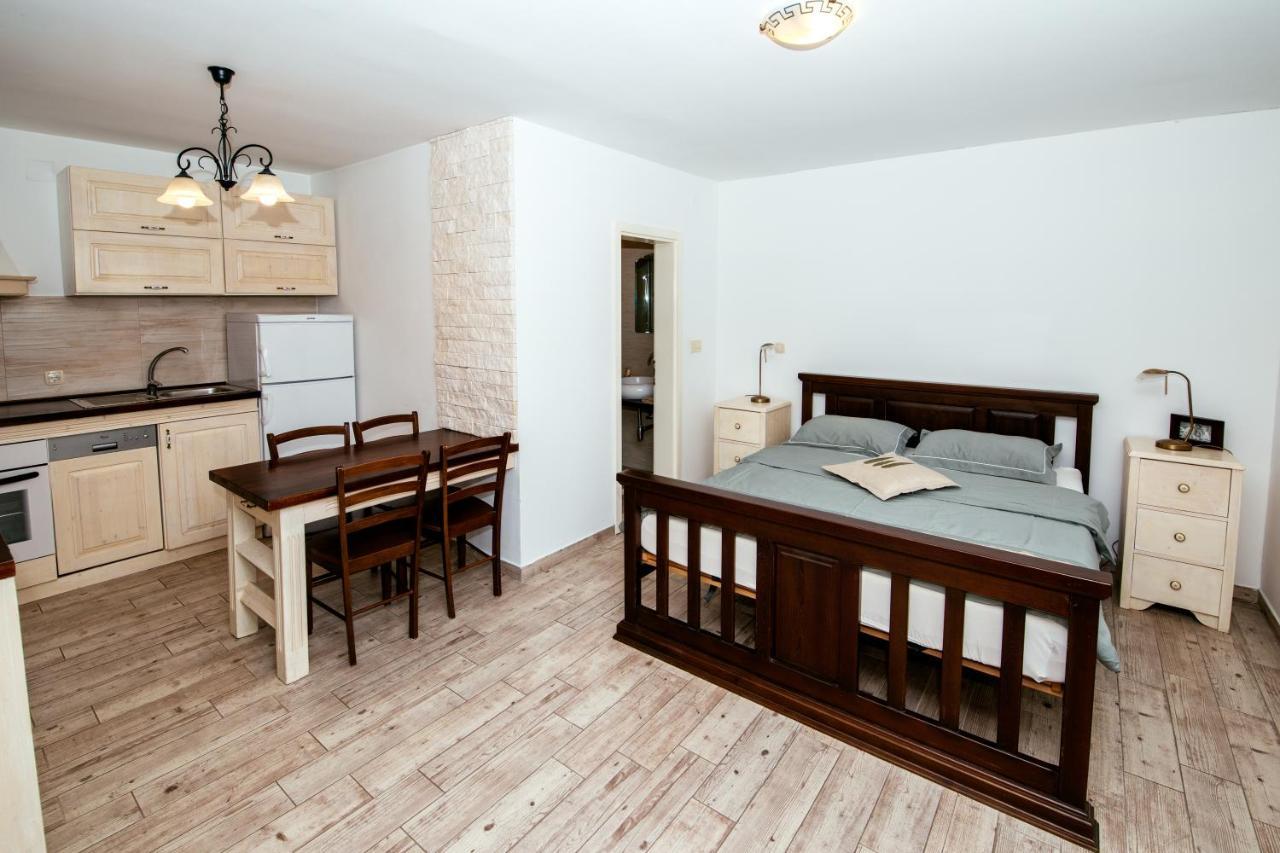 M&M Apartments Biograd Na Moru Exterior photo