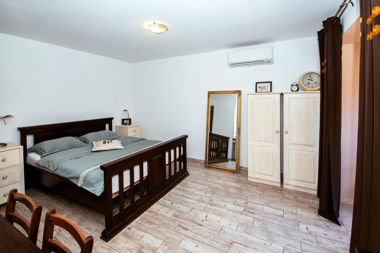 M&M Apartments Biograd Na Moru Exterior photo