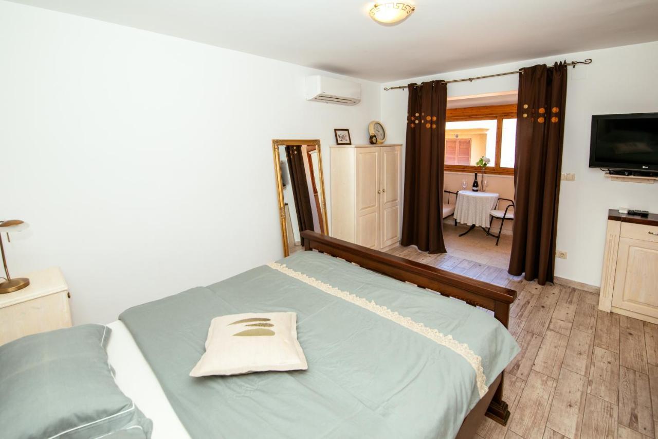 M&M Apartments Biograd Na Moru Exterior photo